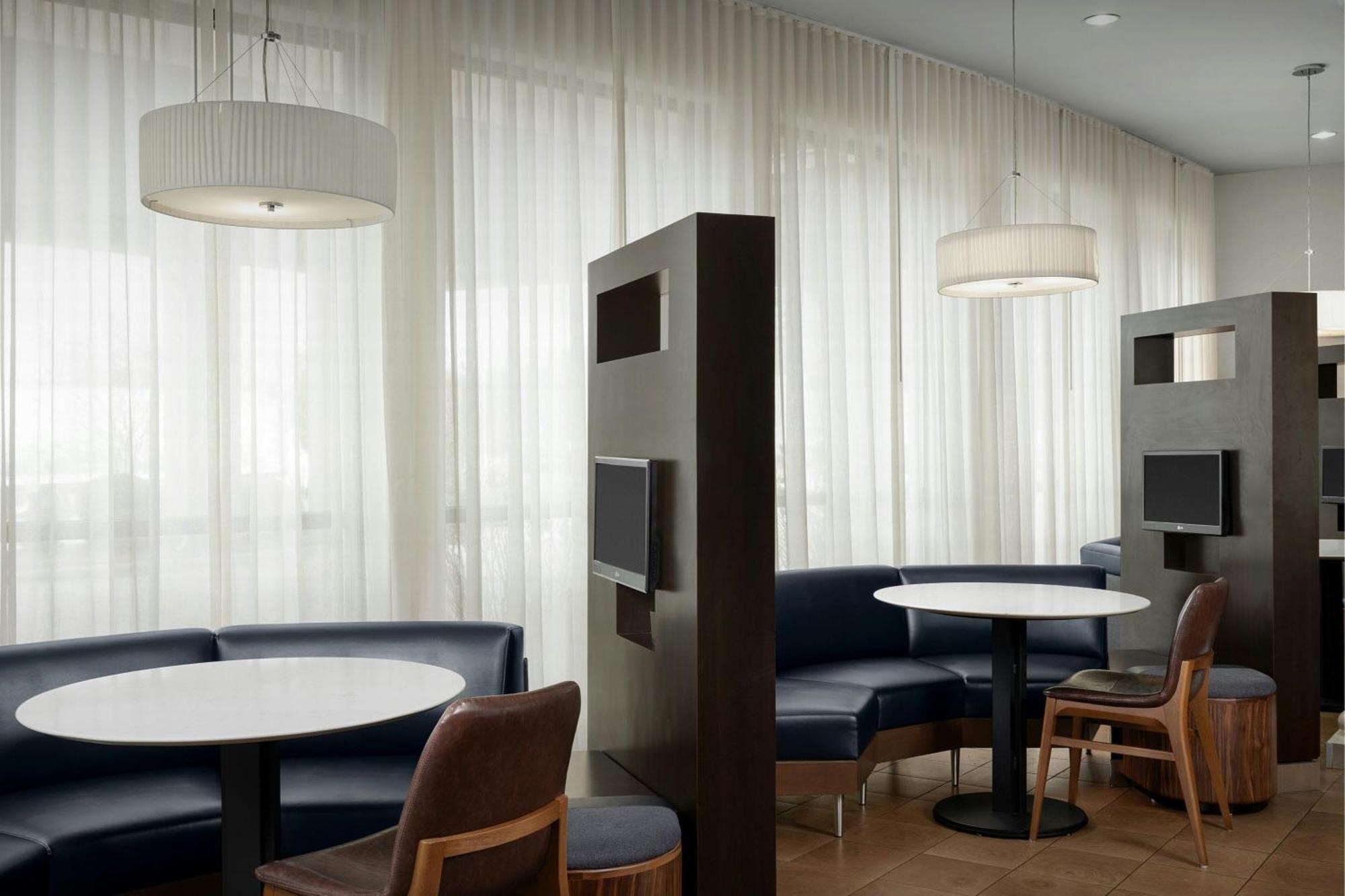 Hotel Courtyard By Marriott Salisbury Exterior foto